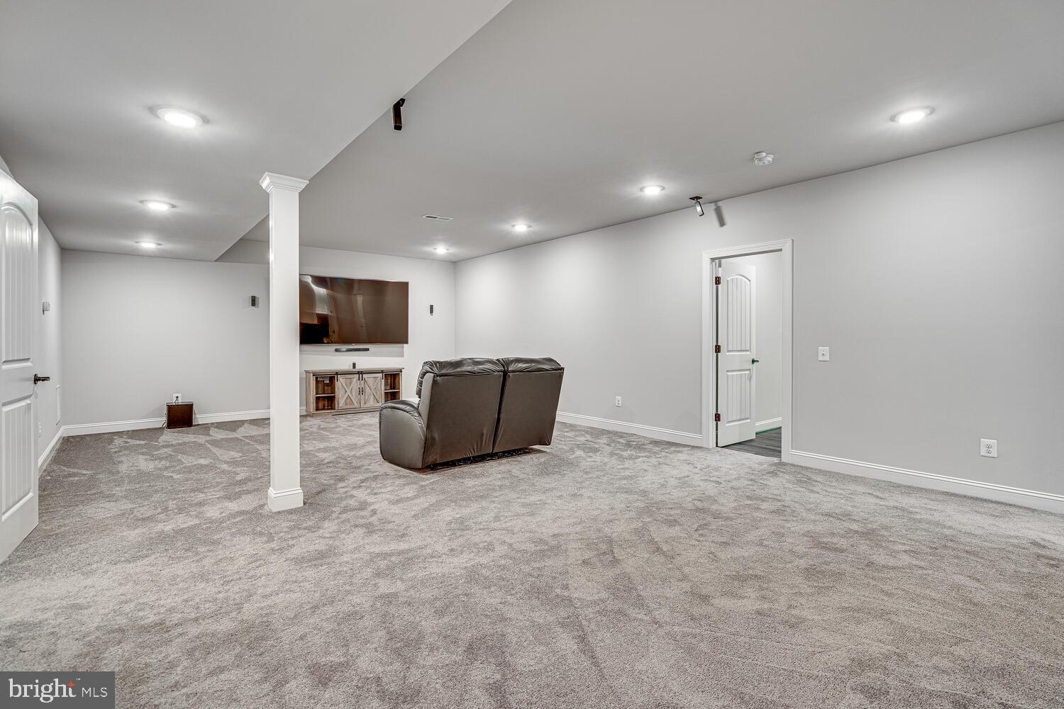 121 KIMBERWICK LANE