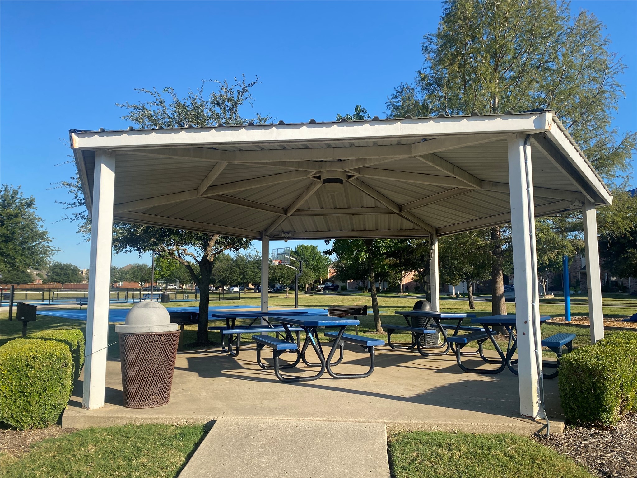 2405 Bridgeport Drive