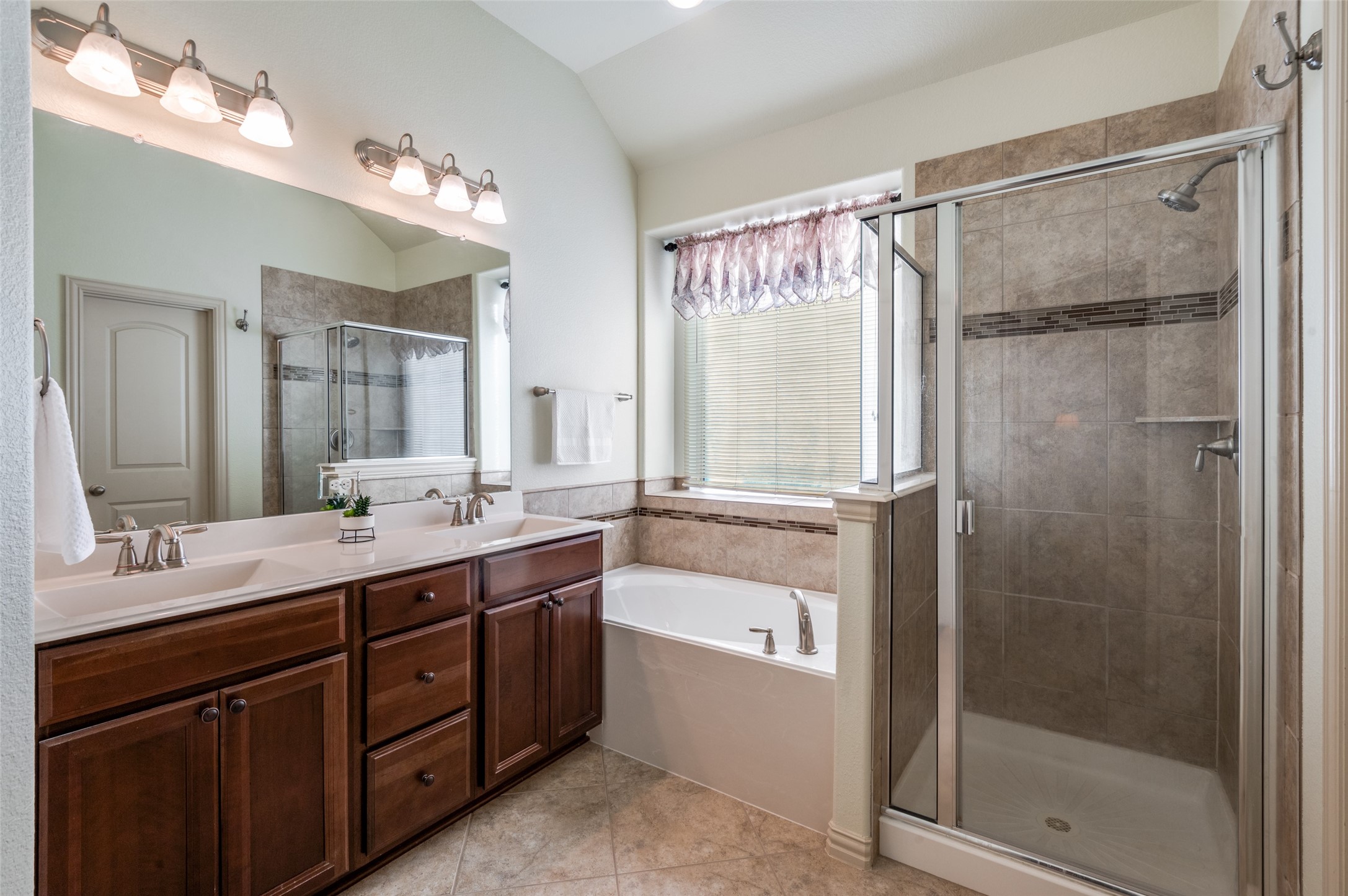 2405 Bridgeport Drive