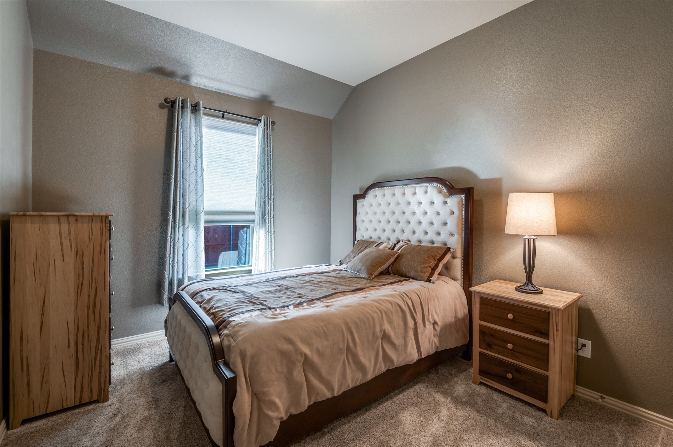 2405 Bridgeport Drive