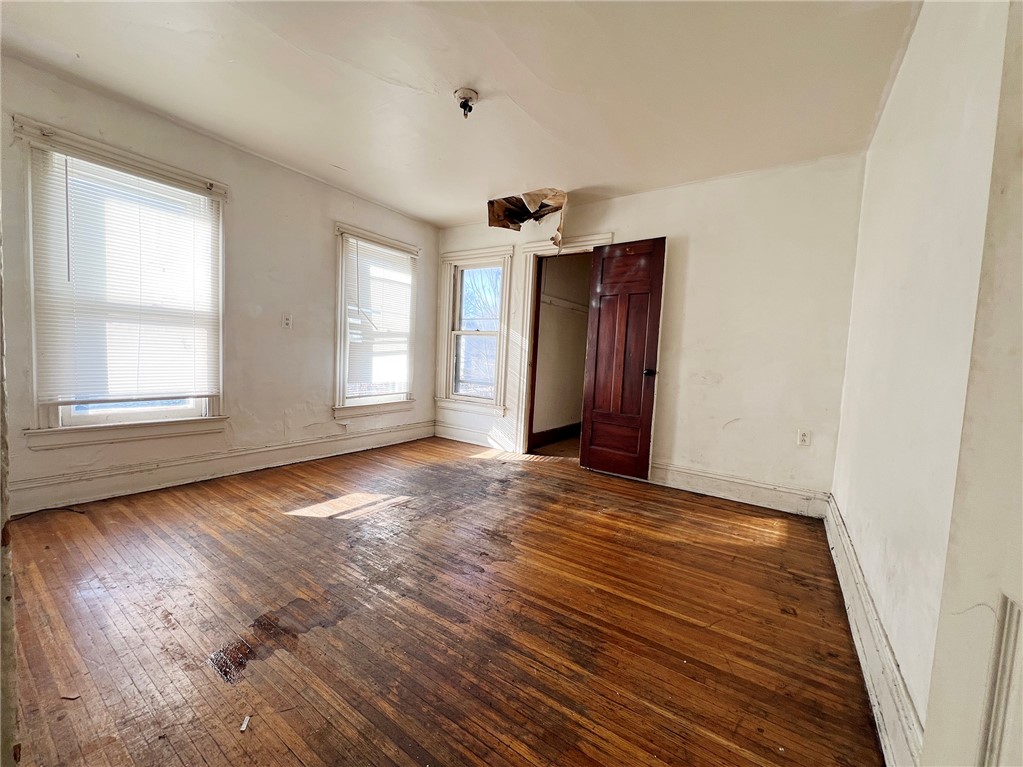 868 Plymouth Ave S 866