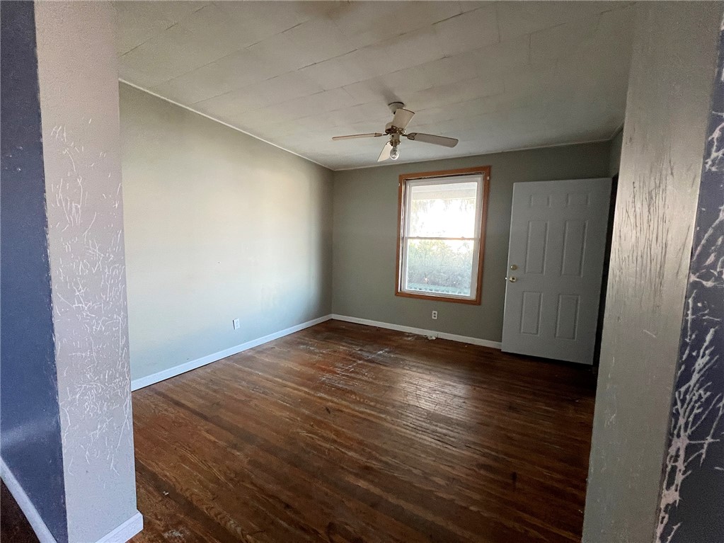 868 Plymouth Ave S 866