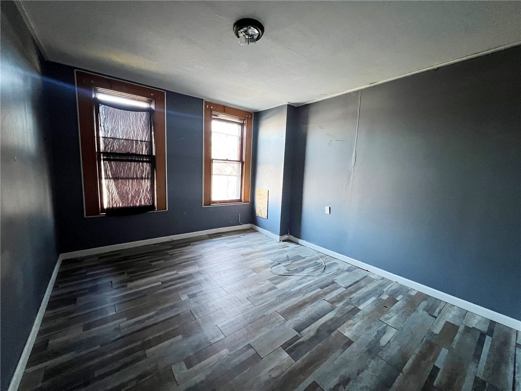 868 Plymouth Ave S 866