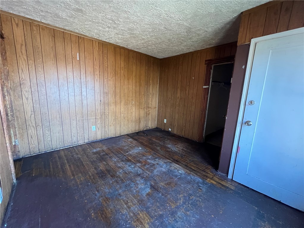 868 Plymouth Ave S 866