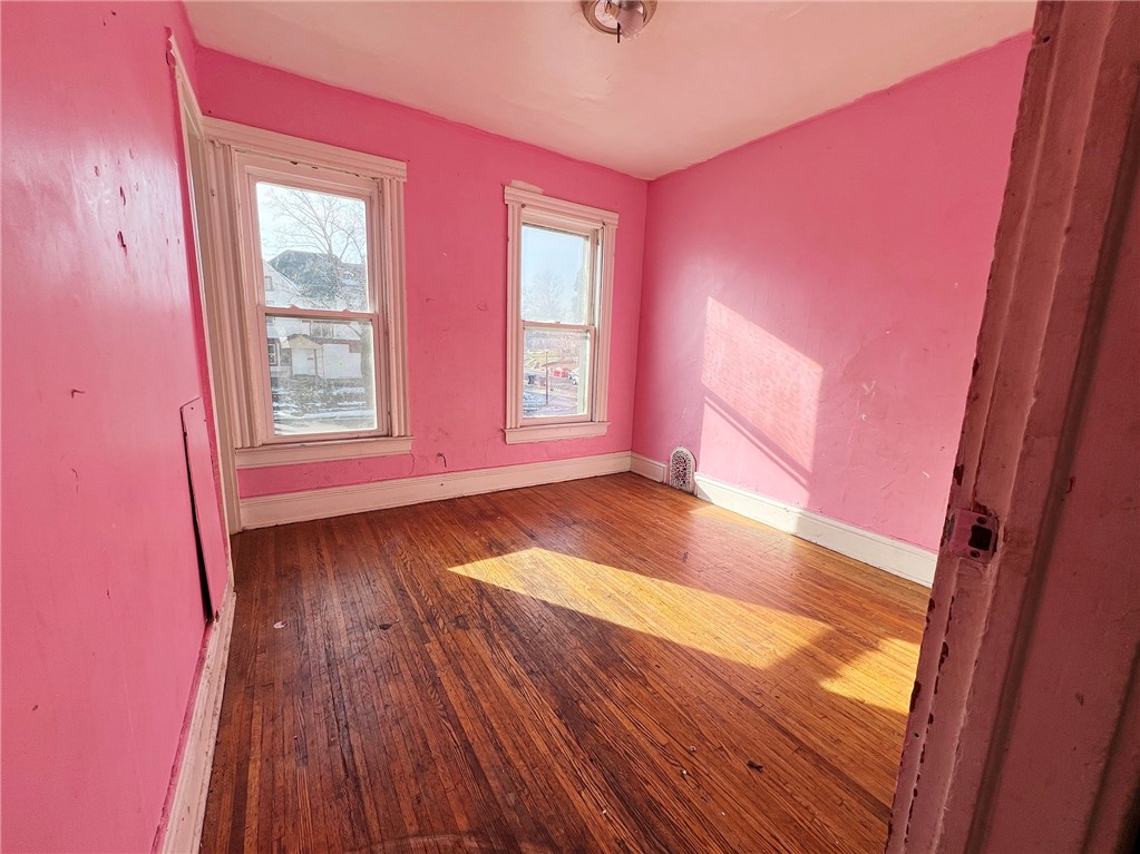 868 Plymouth Ave S 866