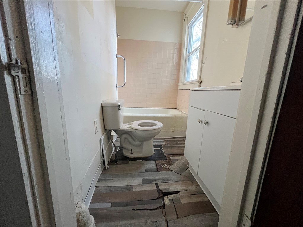 868 Plymouth Ave S 866