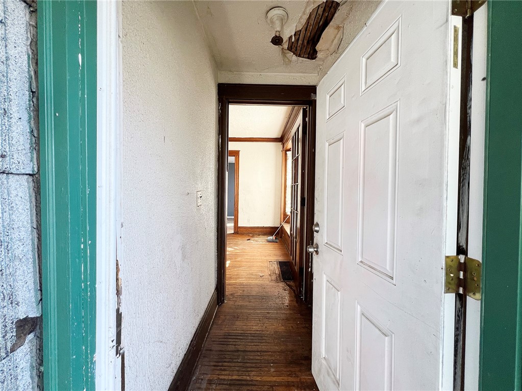 868 Plymouth Ave S 866