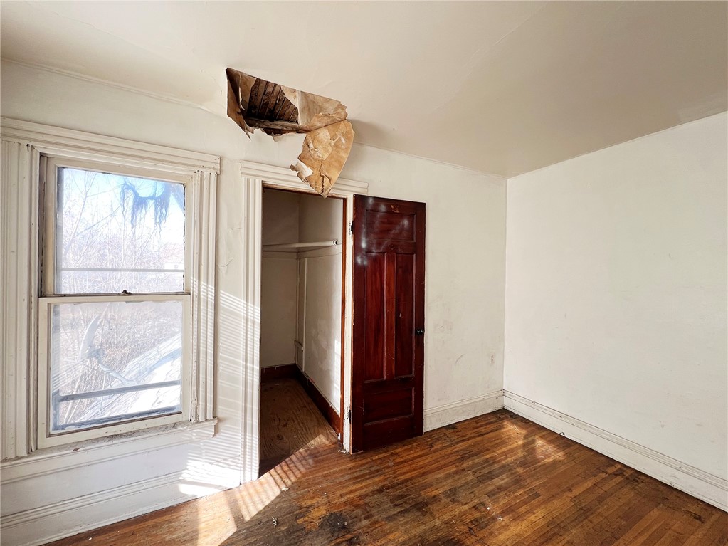 868 Plymouth Ave S 866