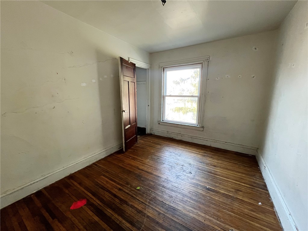 868 Plymouth Ave S 866