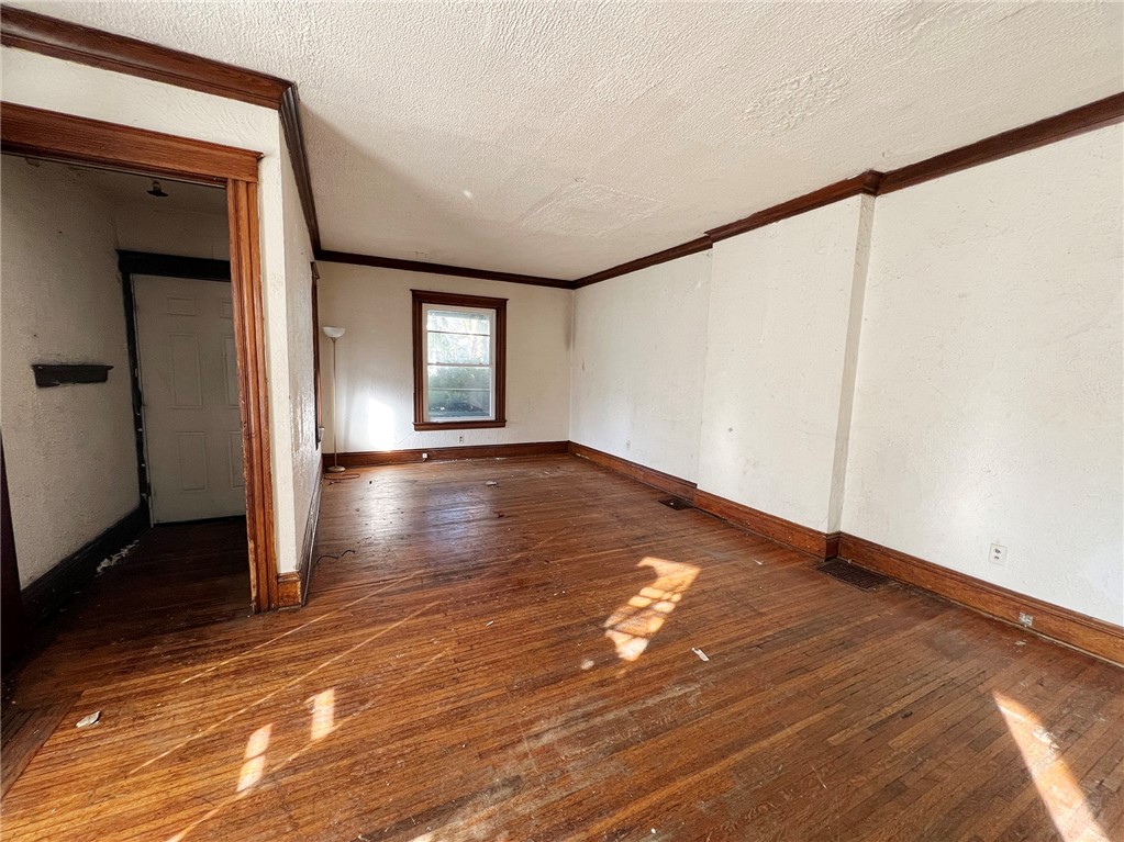 868 Plymouth Ave S 866