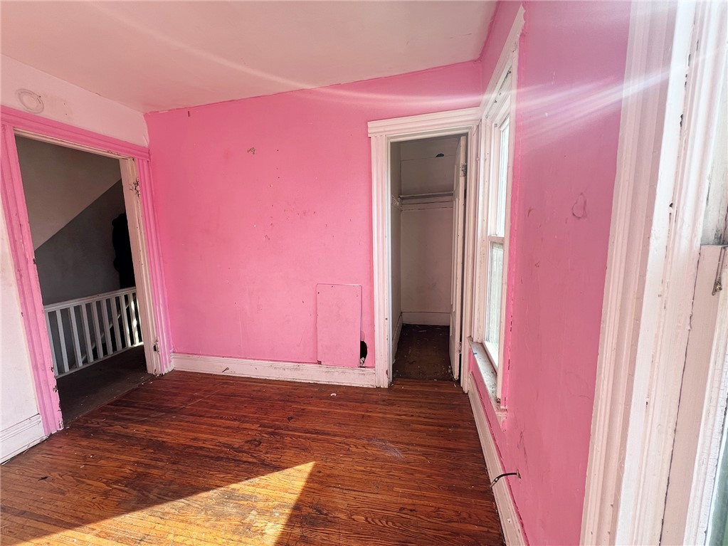 868 Plymouth Ave S 866
