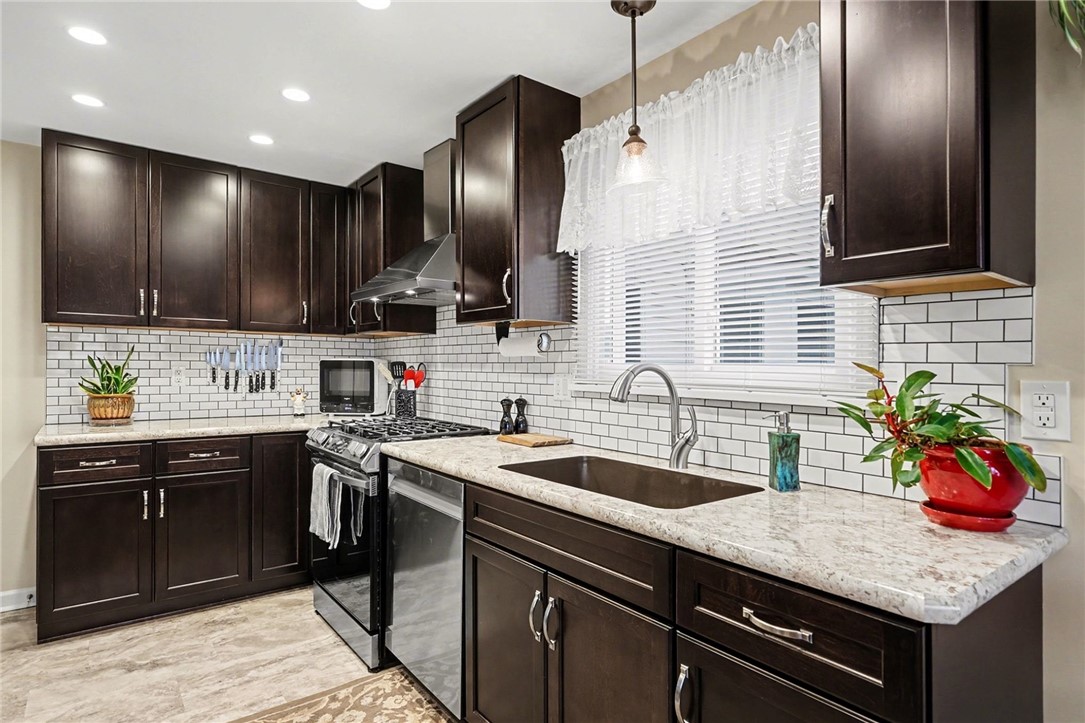 481 Nadine Dr