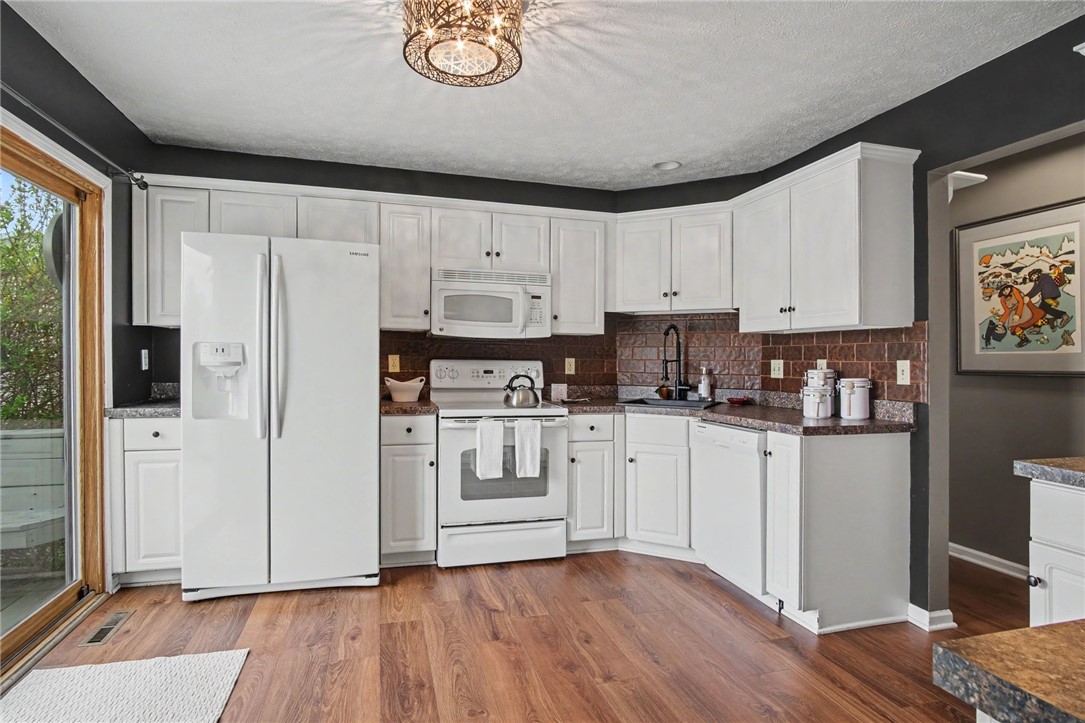 12 Foxtail Ln