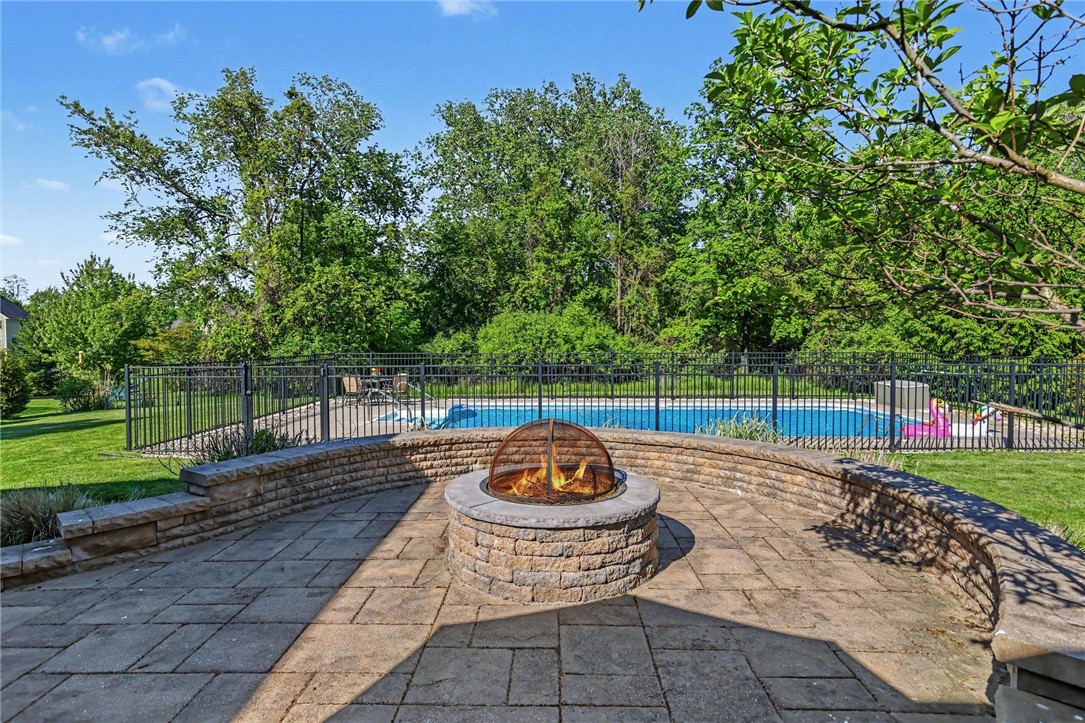 222 Gallant Fox Ln
