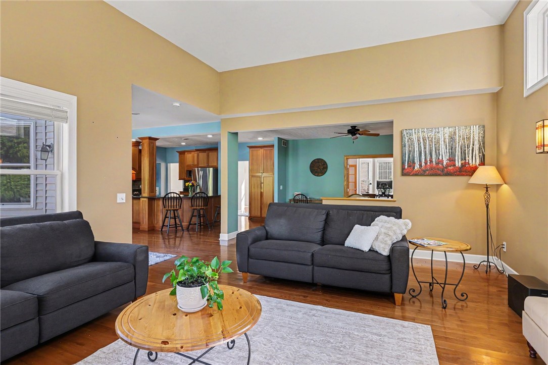 222 Gallant Fox Ln