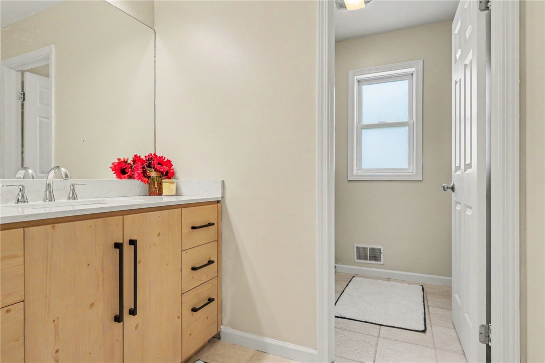 222 Gallant Fox Ln