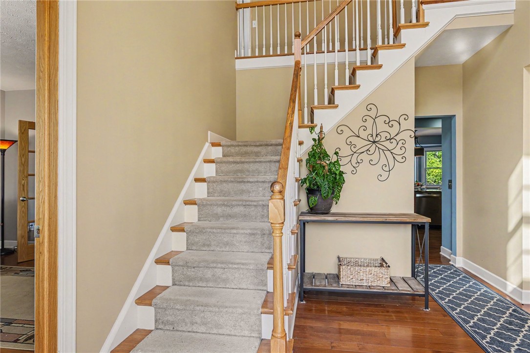 222 Gallant Fox Ln