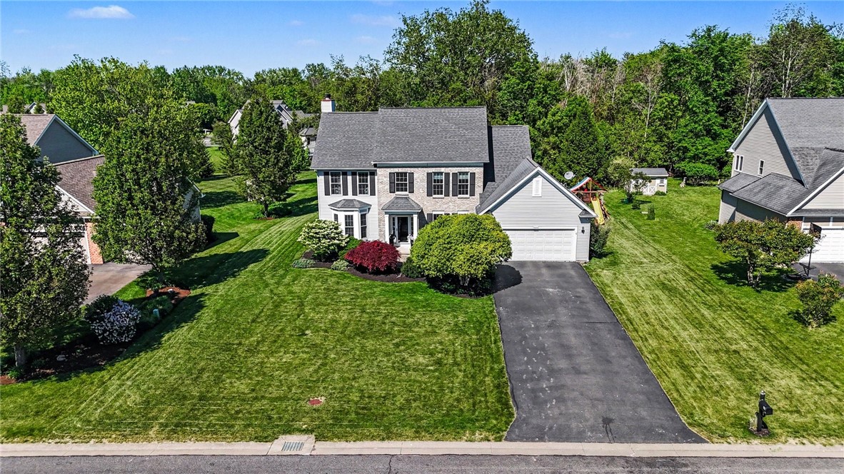 222 Gallant Fox Ln