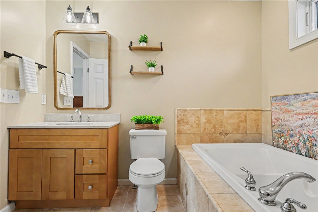 222 Gallant Fox Ln