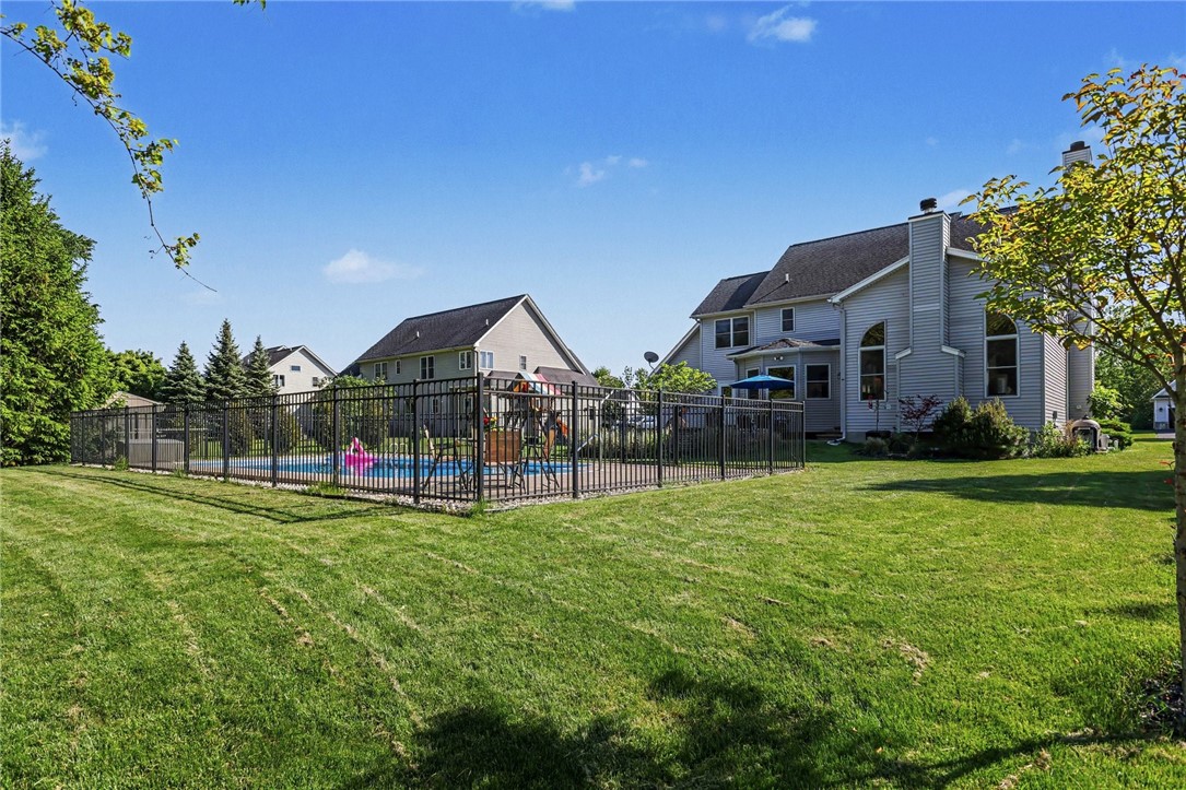 222 Gallant Fox Ln
