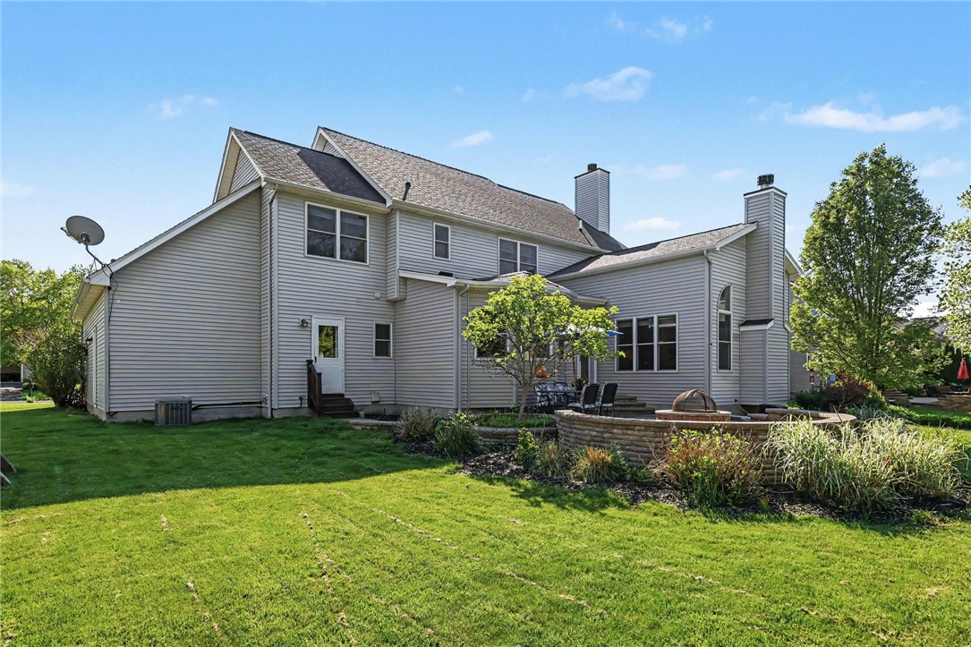 222 Gallant Fox Ln