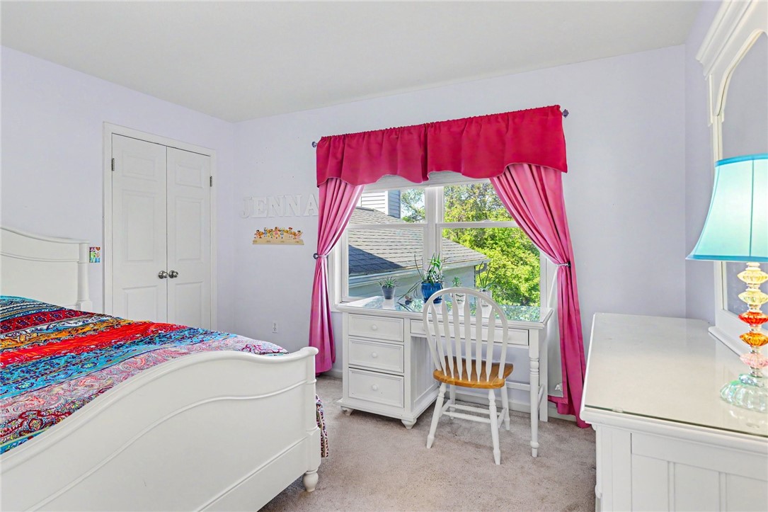 222 Gallant Fox Ln