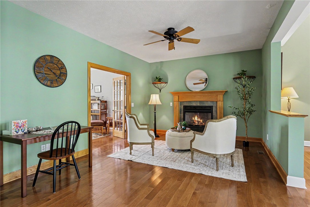 222 Gallant Fox Ln