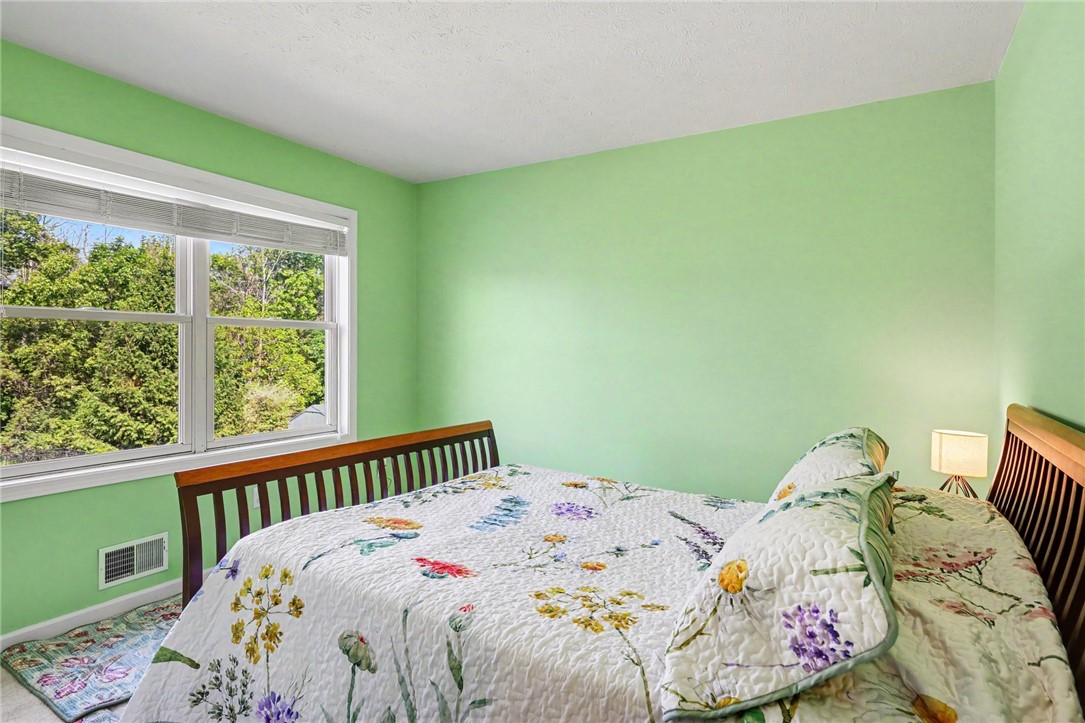 222 Gallant Fox Ln