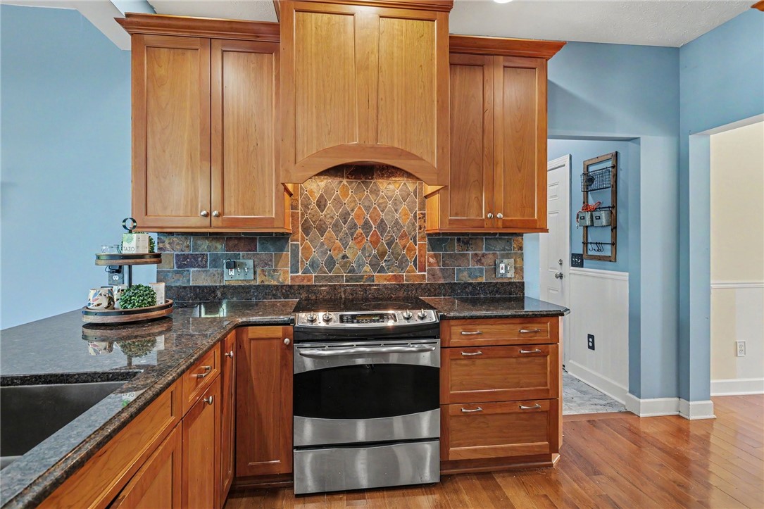 222 Gallant Fox Ln