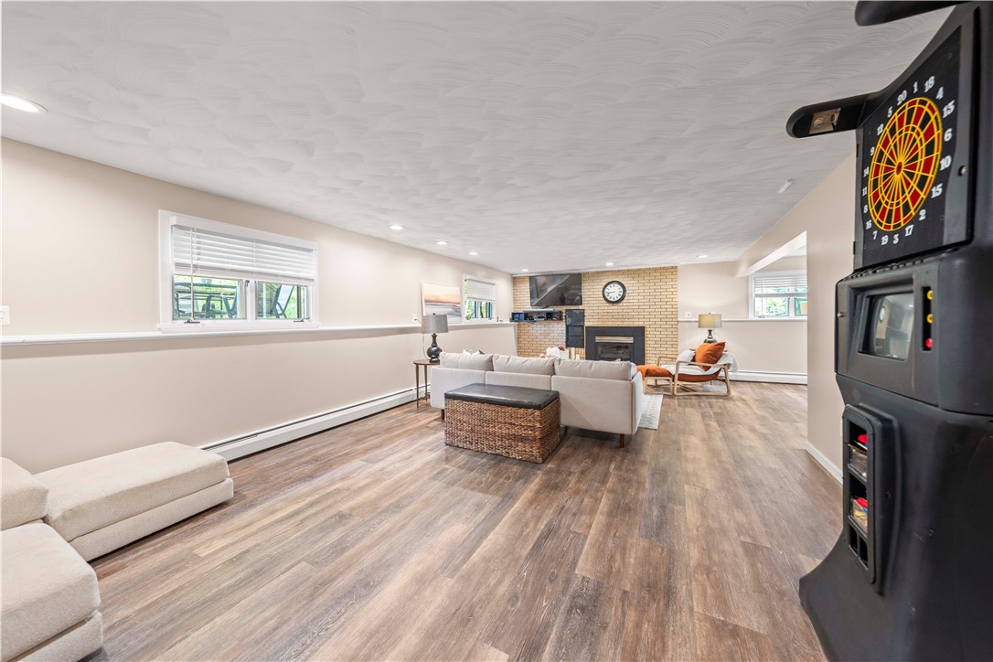 279 Parkview Dr