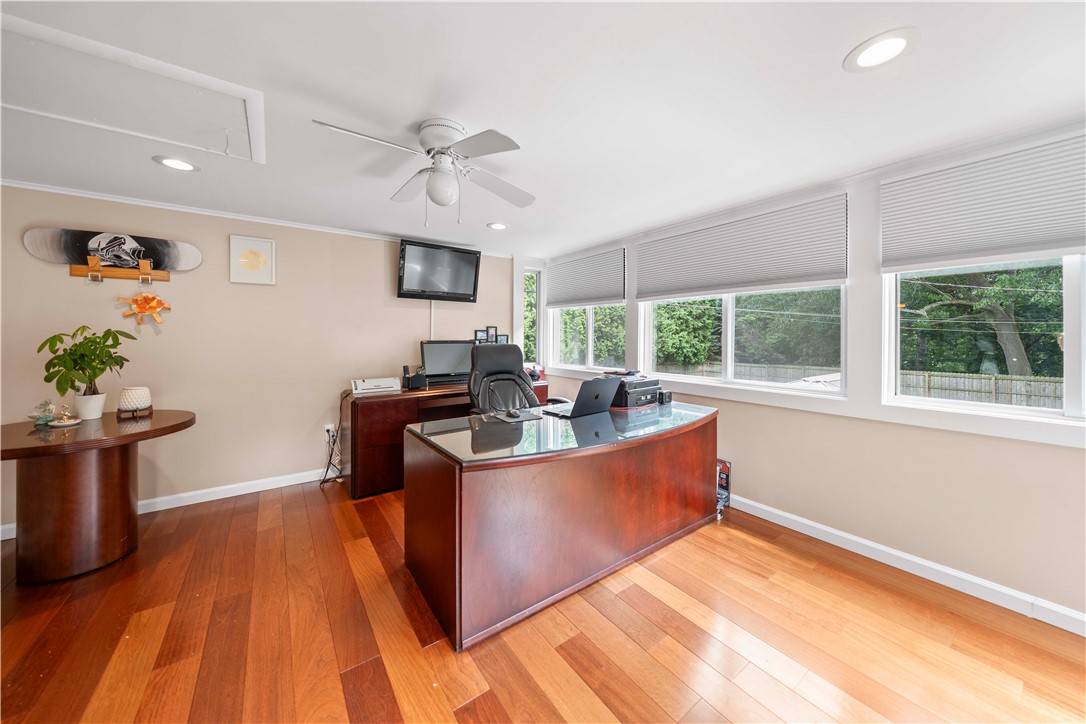 279 Parkview Dr