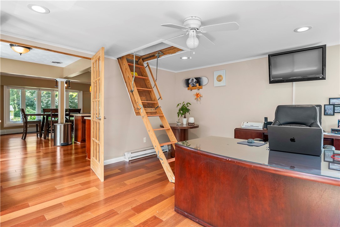 279 Parkview Dr