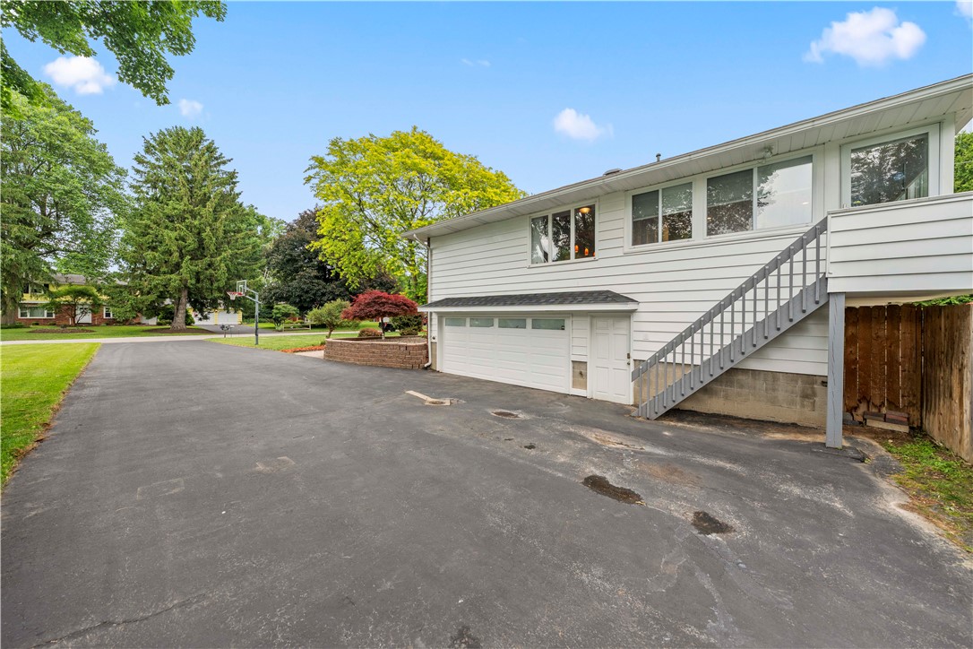 279 Parkview Dr