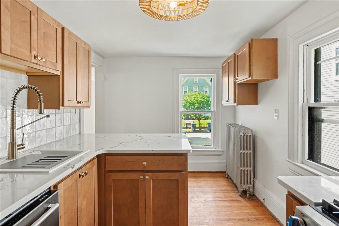 54 Sanford St B (Upper)