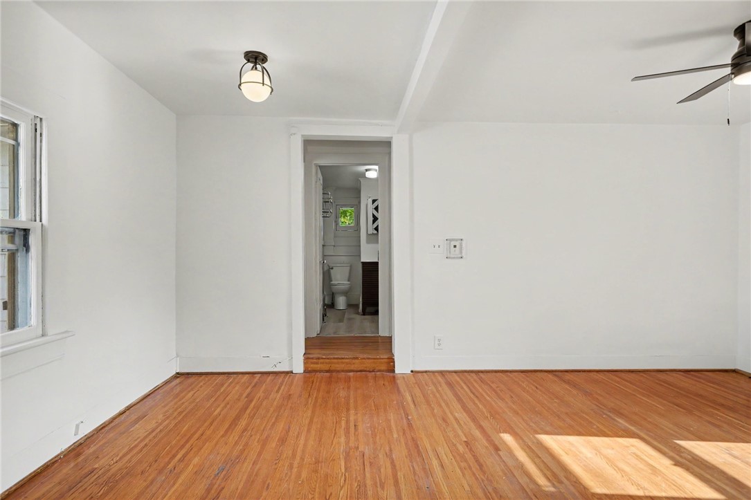 54 Sanford St B (Upper)