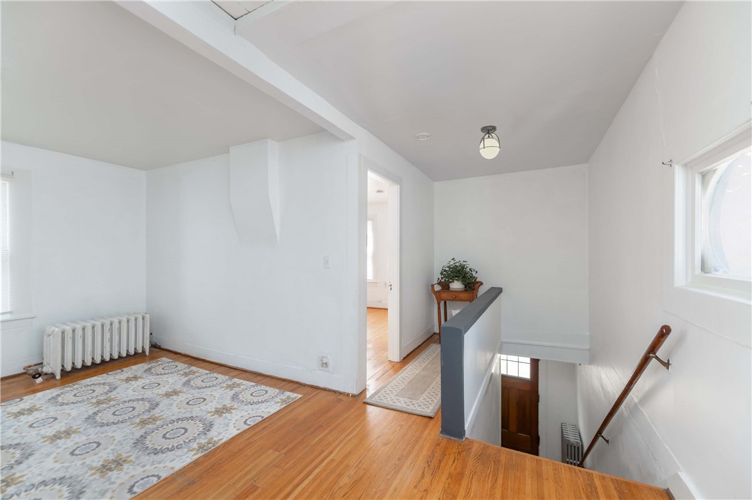 54 Sanford St B (Upper)
