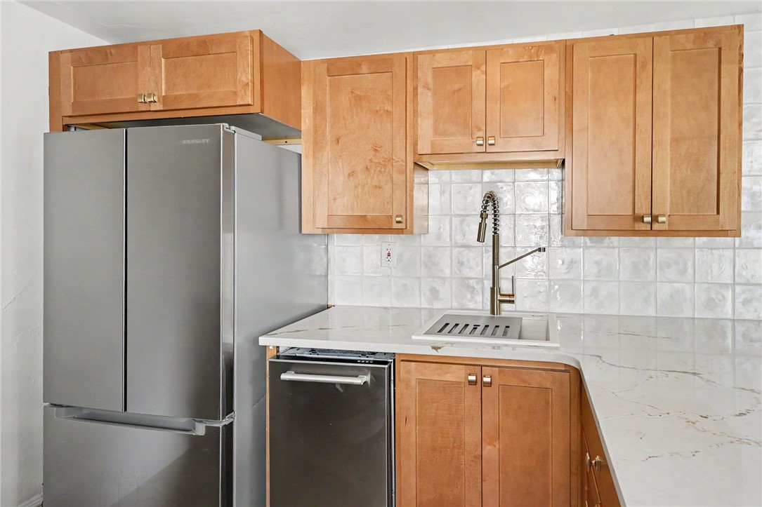 54 Sanford St B (Upper)