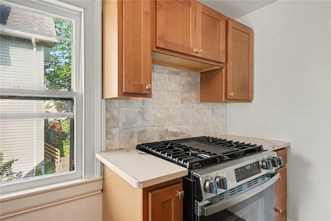 54 Sanford St B (Upper)