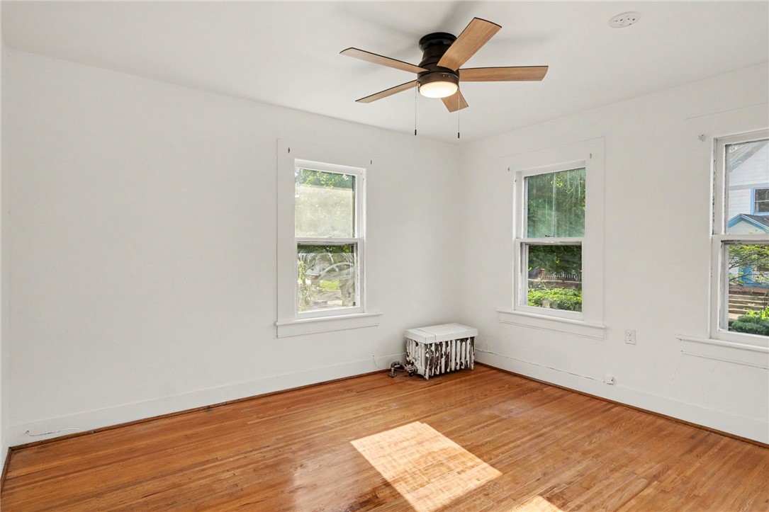 54 Sanford St B (Upper)