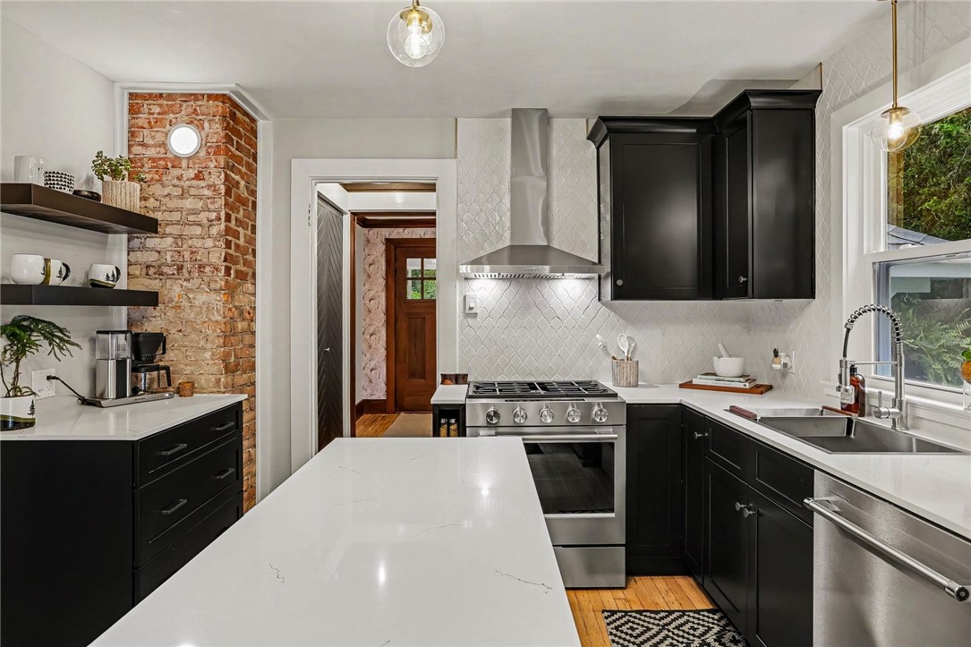 13 Brook Rd