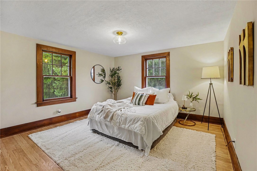13 Brook Rd