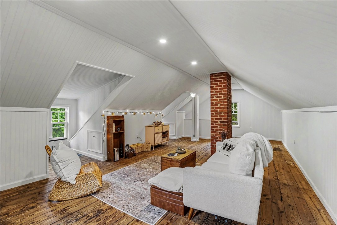 13 Brook Rd