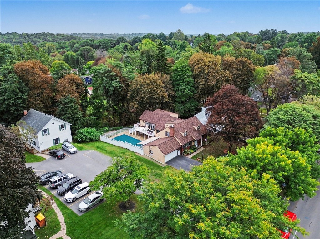 3794 Lake Ave.