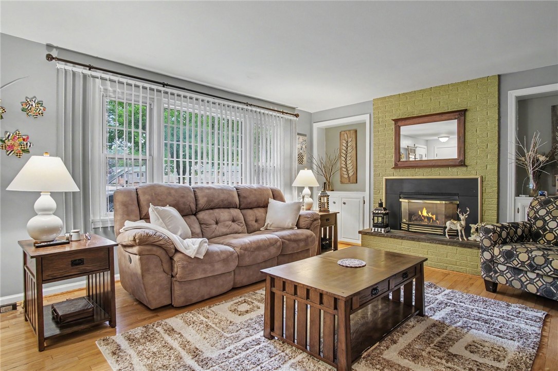 3794 Lake Ave.