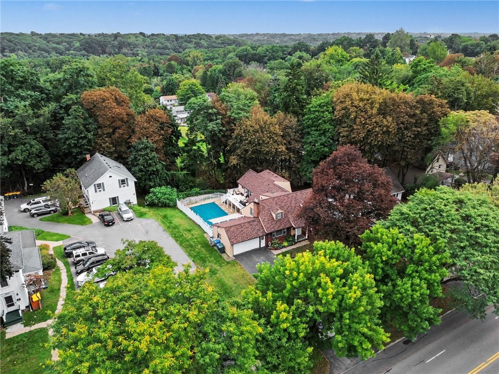 3794 Lake Ave.