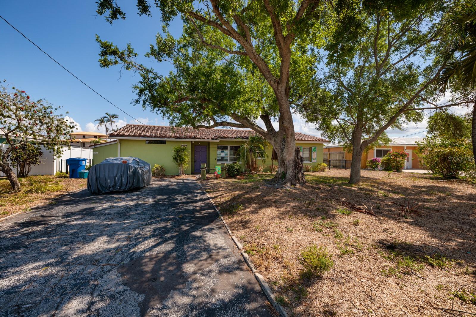 9439 SUN ISLE DR NE