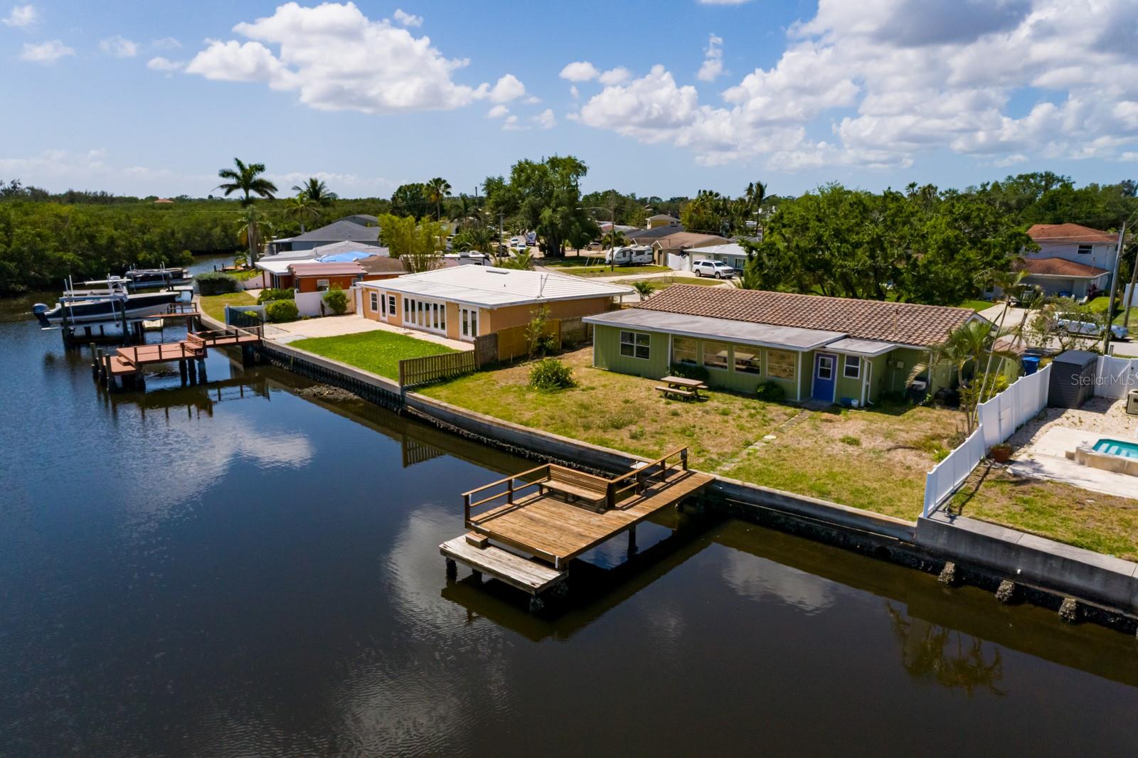 9439 SUN ISLE DR NE