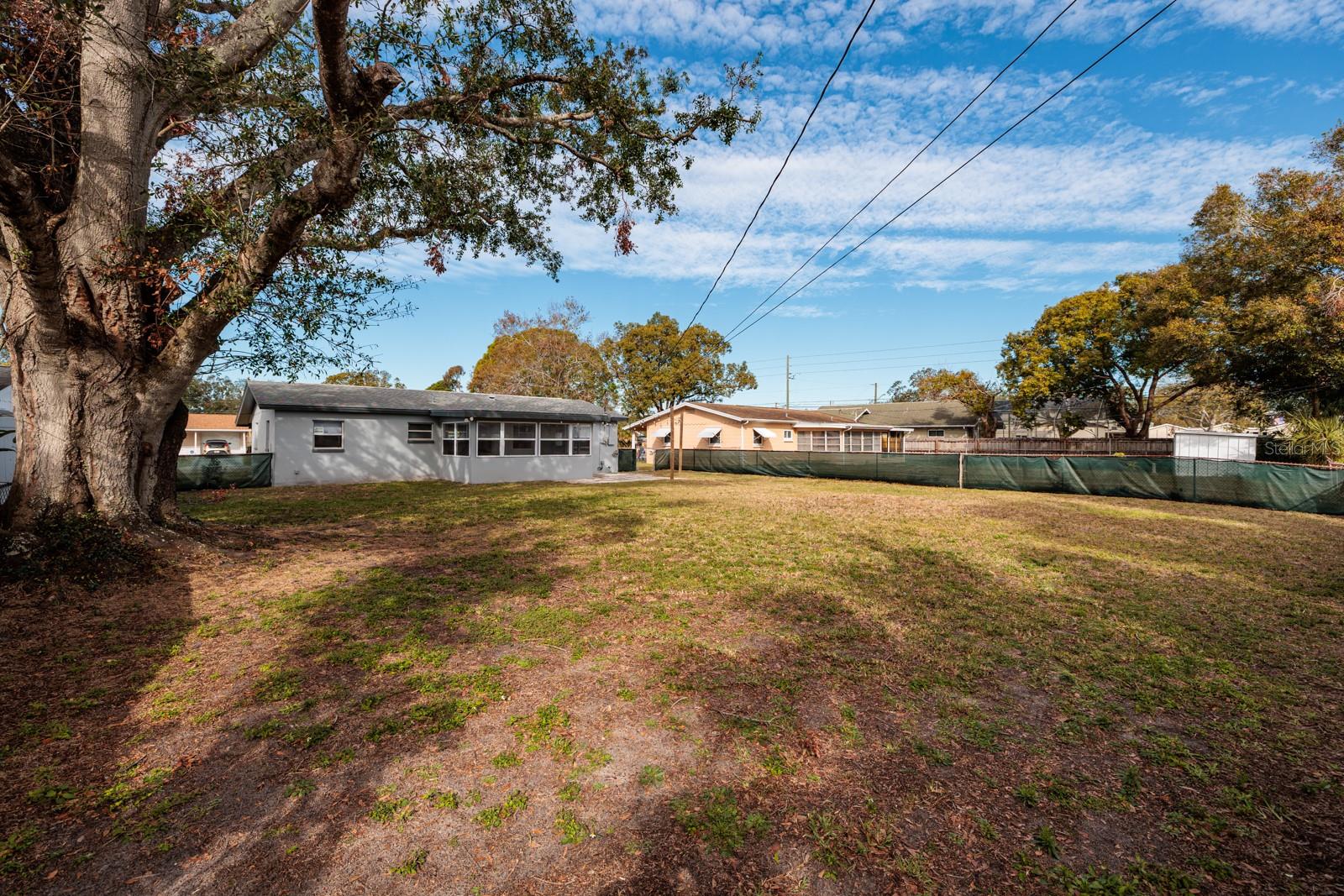 235 SE MADISON CIR N