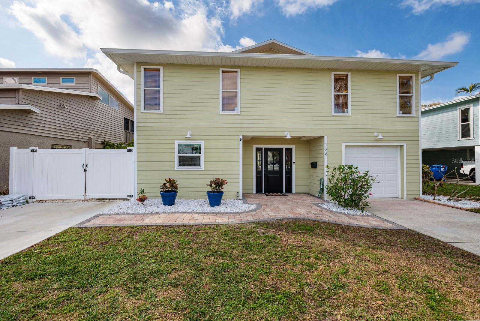 126 82ND AVE N