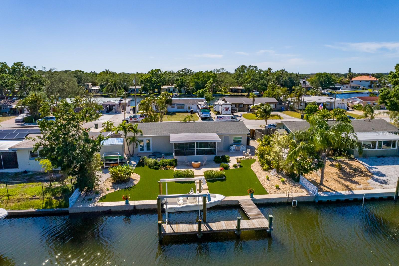 9301 SUN ISLE DR NE